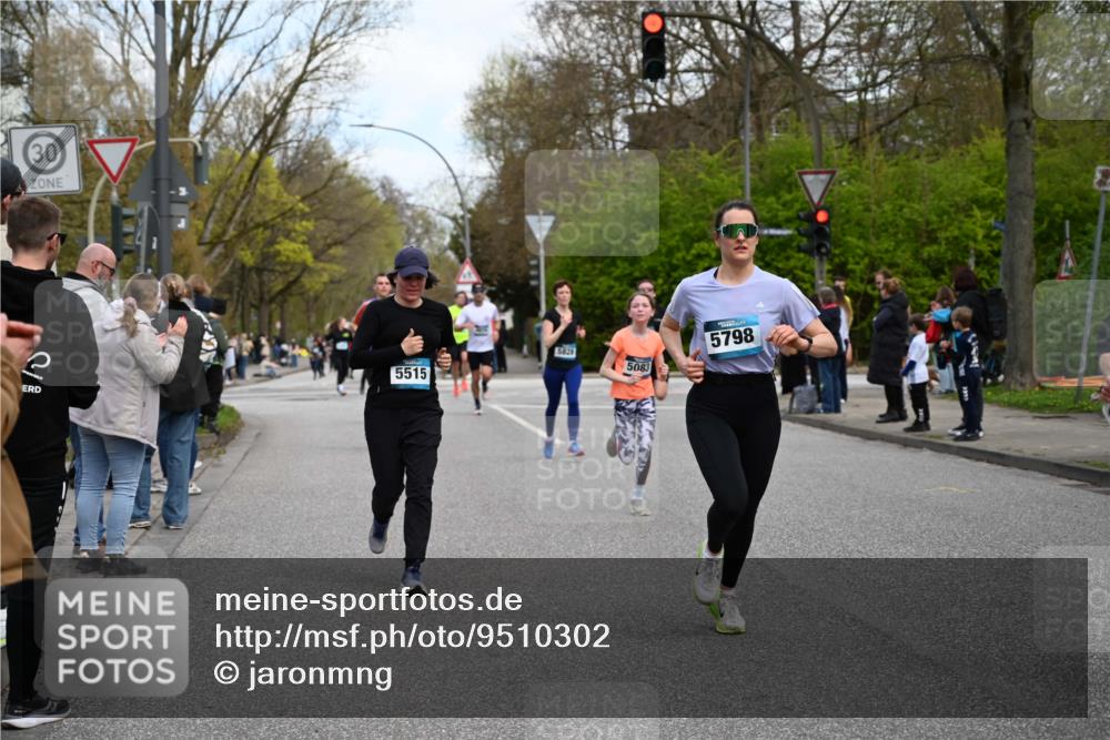 12.04.2026 - 45. Internationalen Wilhelmsburger Insellauf J. Mangold http://msf.ph/oto/9510302 12.04.2026 13:00:07 Ziel 2984, 2063, 2735, 5657, 4782, 2117, 2683, 4983, 3403, 4530, 5107, 5120, 2291, 5104, 5670, 5145, 5669, 3212, 3167, 3318, 3314, 3165, 4698, 4962, 5798, 4074, 5828, 5610, 5083, 5083, 4410, 3378, 5012, 2303, 4997, 4397, 5854, 5737 meine-sportfotos.de