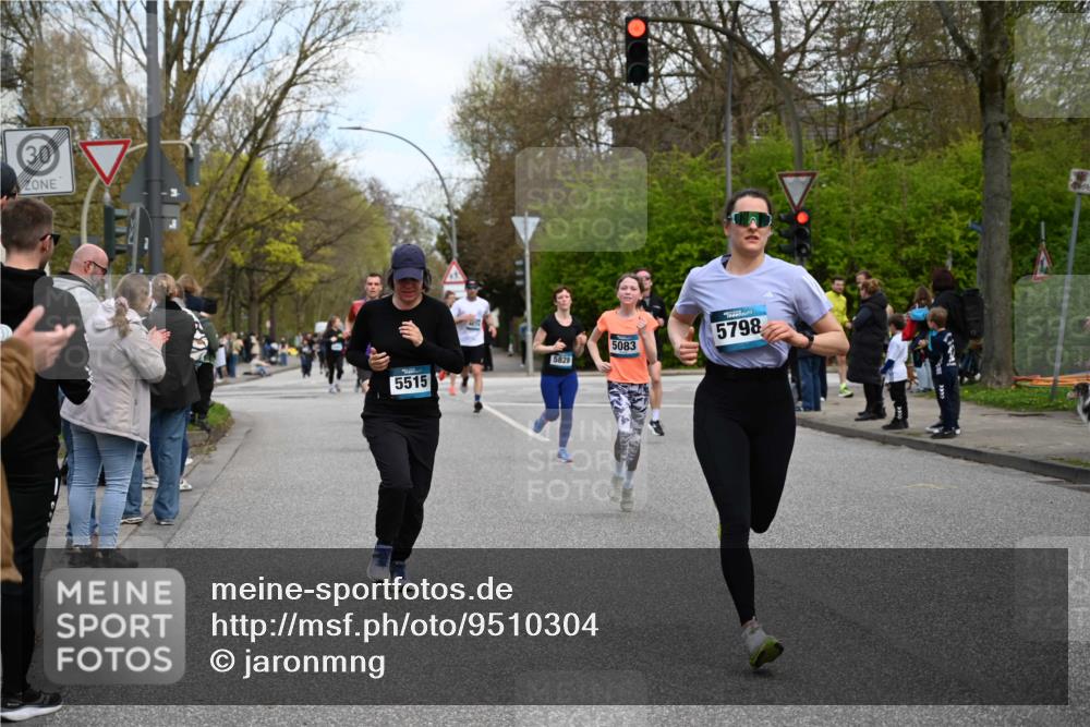 12.04.2026 - 45. Internationalen Wilhelmsburger Insellauf J. Mangold http://msf.ph/oto/9510304 12.04.2026 13:00:07 Ziel 2984, 2063, 2735, 5657, 4782, 2117, 2683, 4983, 3403, 4530, 5107, 5120, 2291, 5104, 5670, 5145, 5669, 3212, 3167, 3318, 3314, 3165, 4698, 4962, 5798, 4074, 5828, 5610, 5083, 5083, 4410, 3378, 5012, 2303, 4997, 4397, 5854, 5737 meine-sportfotos.de