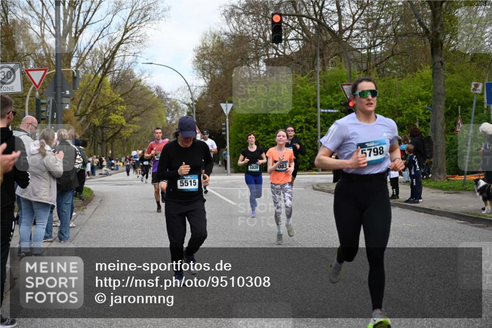12.04.2026 - 45. Internationalen Wilhelmsburger Insellauf J. Mangold http://msf.ph/oto/9510308 12.04.2026 13:00:07 Ziel 2984, 2063, 2735, 5657, 4782, 2117, 2683, 4983, 3403, 4530, 5107, 5120, 2291, 5104, 5670, 5145, 5669, 3212, 3167, 3318, 3314, 3165, 4698, 4962, 5798, 4074, 5828, 5610, 5083, 5083, 4410, 3378, 5012, 2303, 4997, 4397, 5854, 5737 meine-sportfotos.de