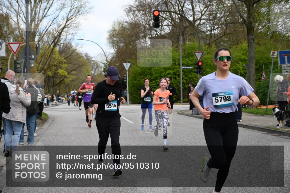 12.04.2026 - 45. Internationalen Wilhelmsburger Insellauf J. Mangold http://msf.ph/oto/9510310 12.04.2026 13:00:08 Ziel 2063, 2735, 5657, 4782, 2117, 2683, 4983, 3403, 4530, 5107, 5120, 2291, 5104, 5670, 5145, 5669, 3212, 3167, 3318, 3314, 3165, 4698, 4962, 5798, 4074, 5828, 5610, 5083, 4410, 3378, 5012, 2303, 4997, 4397, 5854, 5737, 5412, 4826 meine-sportfotos.de