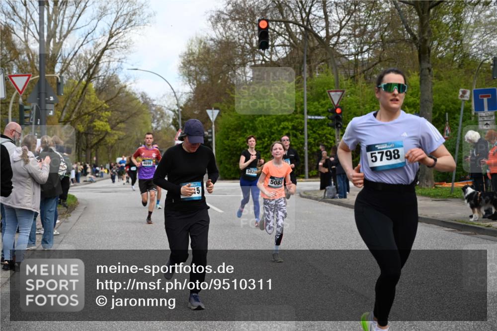 12.04.2026 - 45. Internationalen Wilhelmsburger Insellauf J. Mangold http://msf.ph/oto/9510311 12.04.2026 13:00:08 Ziel 2063, 2735, 5657, 4782, 2117, 2683, 4983, 3403, 4530, 5107, 5120, 2291, 5104, 5670, 5145, 5669, 3212, 3167, 3318, 3314, 3165, 4698, 4962, 5798, 4074, 5828, 5610, 5083, 4410, 3378, 5012, 2303, 4997, 4397, 5854, 5737, 5412, 4826 meine-sportfotos.de