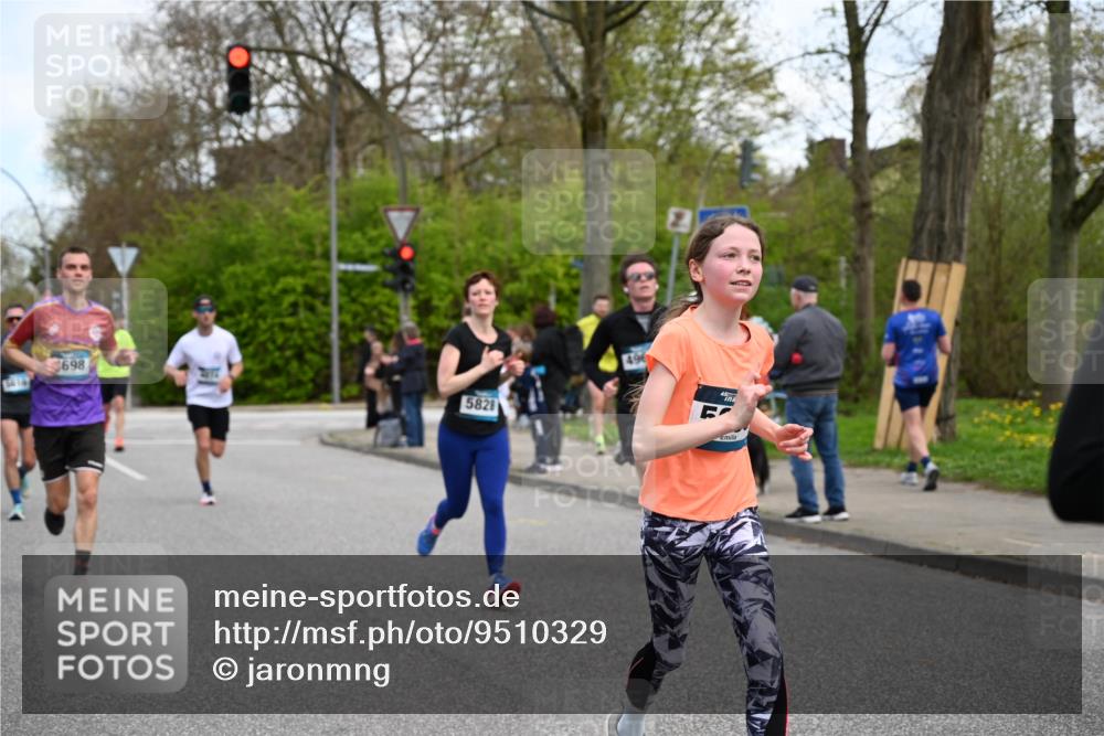 12.04.2026 - 45. Internationalen Wilhelmsburger Insellauf J. Mangold http://msf.ph/oto/9510329 12.04.2026 13:00:10 Ziel 2735, 5657, 4782, 2117, 2683, 4983, 3403, 4530, 5107, 5120, 2291, 5104, 5670, 5145, 5669, 3212, 3167, 3318, 3314, 3165, 4698, 4962, 5798, 4074, 5828, 5610, 5083, 4410, 4410, 3378, 5012, 2303, 4997, 4397, 5854, 5737, 5412, 4826, 3136, 4098 meine-sportfotos.de