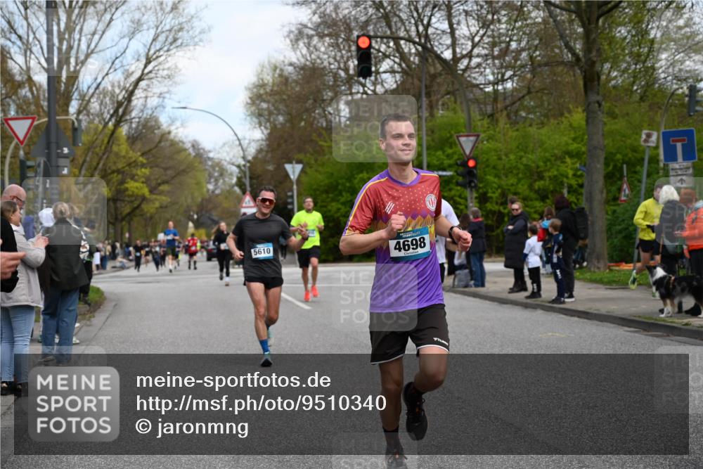 12.04.2026 - 45. Internationalen Wilhelmsburger Insellauf J. Mangold http://msf.ph/oto/9510340 12.04.2026 13:00:11 Ziel 5657, 4782, 2117, 2683, 4983, 3403, 4530, 5107, 5120, 2291, 5104, 5670, 5145, 5669, 3212, 3167, 3318, 3314, 3165, 4698, 4962, 5798, 4074, 5828, 5610, 5083, 4410, 3378, 5012, 5012, 2303, 4997, 4397, 5854, 5737, 5412, 4826, 3136, 4098 meine-sportfotos.de