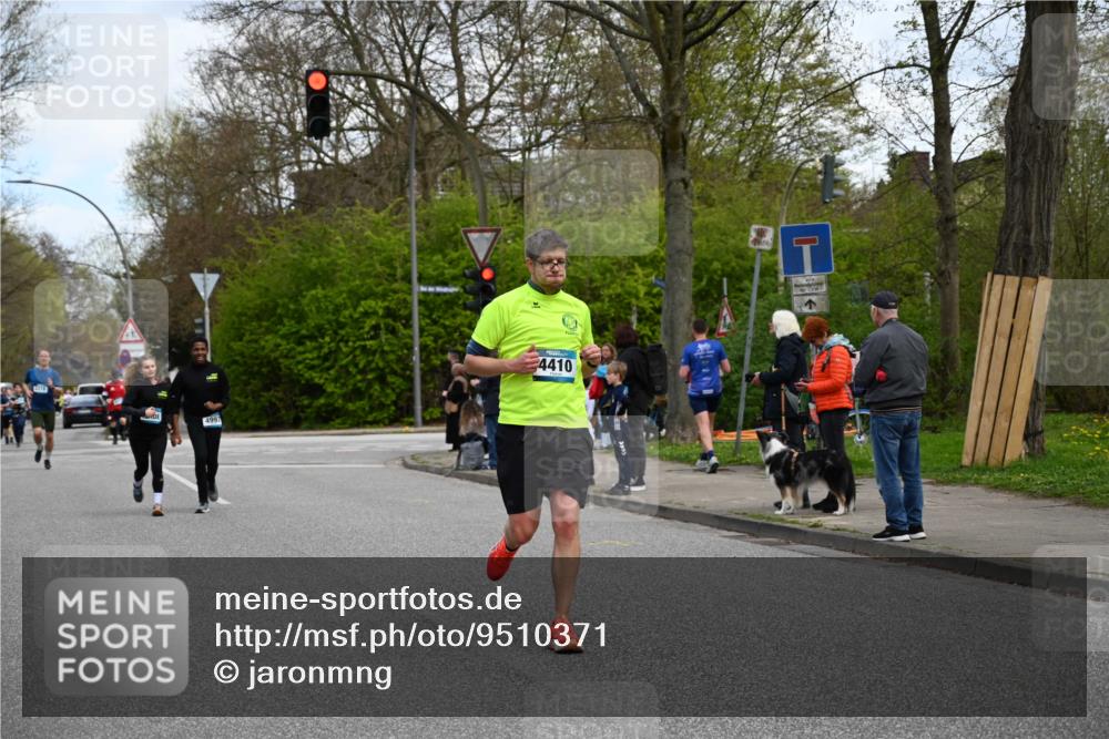 12.04.2026 - 45. Internationalen Wilhelmsburger Insellauf J. Mangold http://msf.ph/oto/9510371 12.04.2026 13:00:15 Ziel 2683, 4983, 3403, 4530, 5107, 5120, 2291, 5104, 5670, 5145, 5669, 3212, 3167, 3318, 3314, 3165, 4698, 4962, 5798, 4074, 5828, 5610, 5083, 4410, 3378, 5012, 2303, 4997, 4397, 5854, 5854, 5737, 5412, 4826, 3136, 4098, 4468, 2964, 5311, 4707 meine-sportfotos.de