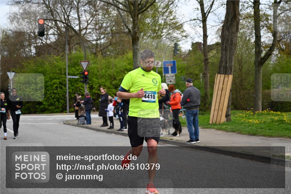 12.04.2026 - 45. Internationalen Wilhelmsburger Insellauf J. Mangold http://msf.ph/oto/9510379 12.04.2026 13:00:16 Ziel 4983, 3403, 4530, 5107, 5120, 2291, 5104, 5670, 5145, 5669, 3212, 3167, 3318, 3314, 3165, 4698, 4962, 5798, 4074, 5828, 5610, 5083, 4410, 3378, 3378, 5012, 2303, 4997, 4397, 5854, 5737, 5412, 4826, 3136, 4098, 4468, 2964, 5311, 4707 meine-sportfotos.de