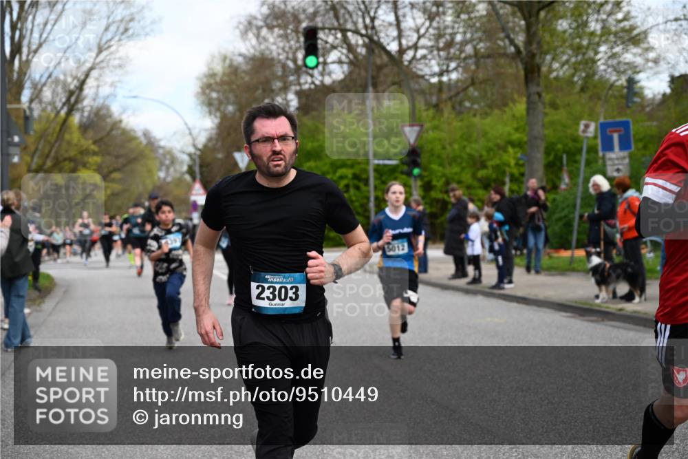 12.04.2026 - 45. Internationalen Wilhelmsburger Insellauf J. Mangold http://msf.ph/oto/9510449 12.04.2026 13:00:31 Ziel 5610, 5083, 4410, 3378, 5012, 2303, 4997, 4397, 5854, 5737, 5412, 4826, 3136, 4098, 4468, 2964, 5311, 4707, 4696, 5777, 3166, 4702, 3166, 4702, 4407, 4827, 4622, 5799, 4537, 4538, 4830, 4354, 4772, 4355, 5106, 4332 meine-sportfotos.de
