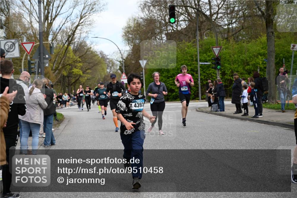 12.04.2026 - 45. Internationalen Wilhelmsburger Insellauf J. Mangold http://msf.ph/oto/9510458 12.04.2026 13:00:32 Ziel 5083, 4410, 3378, 5012, 2303, 4997, 4397, 5854, 5737, 5412, 4826, 5412, 4826, 3136, 4098, 4468, 2964, 5311, 4707, 4696, 5777, 3166, 4702, 4407, 4407, 4827, 4622, 5799, 4537, 4538, 4830, 4354, 4772, 4355, 5106, 4332, 5765 meine-sportfotos.de