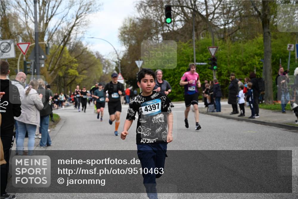 12.04.2026 - 45. Internationalen Wilhelmsburger Insellauf J. Mangold http://msf.ph/oto/9510463 12.04.2026 13:00:33 Ziel 4410, 3378, 5012, 2303, 4997, 4397, 5854, 5737, 5412, 4826, 3136, 4098, 3136, 4098, 4468, 2964, 5311, 4707, 4696, 5777, 3166, 4702, 4407, 4827, 4827, 4622, 5799, 4537, 4538, 4830, 4354, 4772, 4355, 5106, 4332, 5765 meine-sportfotos.de