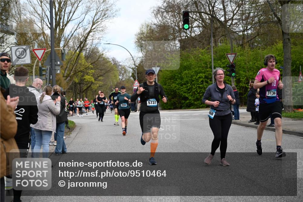 12.04.2026 - 45. Internationalen Wilhelmsburger Insellauf J. Mangold http://msf.ph/oto/9510464 12.04.2026 13:00:34 Ziel 4410, 3378, 5012, 2303, 4997, 4397, 5854, 5737, 5412, 4826, 3136, 4098, 4468, 2964, 5311, 4707, 4696, 5777, 3166, 4702, 4407, 4827, 4622, 5799, 4537, 4538, 4830, 4354, 4772, 4355, 5106, 4332, 5765, 4944, 4546 meine-sportfotos.de