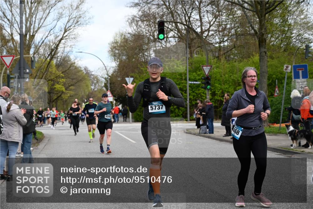 12.04.2026 - 45. Internationalen Wilhelmsburger Insellauf J. Mangold http://msf.ph/oto/9510476 12.04.2026 13:00:35 Ziel 4410, 3378, 5012, 2303, 4997, 4397, 5854, 5737, 5412, 4826, 3136, 4098, 4468, 2964, 5311, 4707, 4696, 5777, 3166, 4702, 4407, 4827, 4622, 5799, 4537, 4538, 4830, 4354, 4772, 4355, 5106, 4332, 5765, 4944, 4546, 5485 meine-sportfotos.de