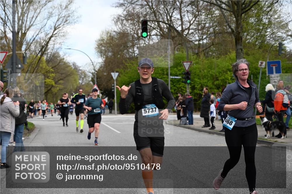 12.04.2026 - 45. Internationalen Wilhelmsburger Insellauf J. Mangold http://msf.ph/oto/9510478 12.04.2026 13:00:35 Ziel 4410, 3378, 5012, 2303, 4997, 4397, 5854, 5737, 5412, 4826, 3136, 4098, 4468, 2964, 5311, 4707, 4696, 5777, 3166, 4702, 4407, 4827, 4622, 5799, 4537, 4538, 4830, 4354, 4772, 4355, 5106, 4332, 5765, 4944, 4546, 5485 meine-sportfotos.de