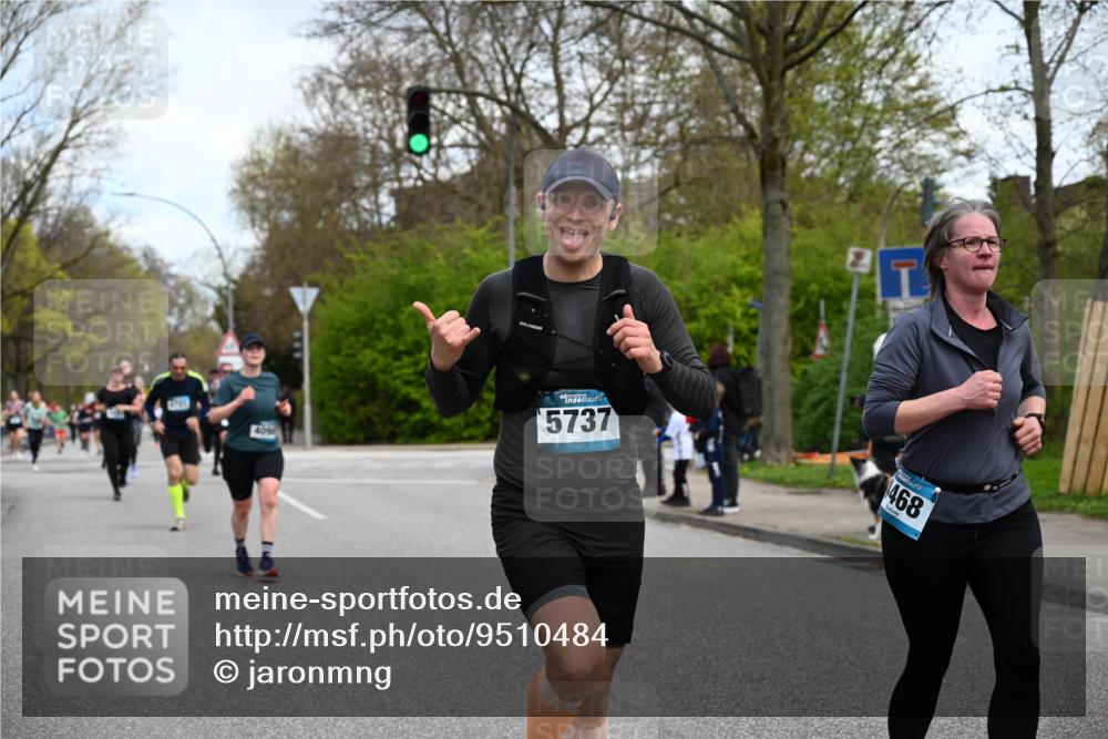 12.04.2026 - 45. Internationalen Wilhelmsburger Insellauf J. Mangold http://msf.ph/oto/9510484 12.04.2026 13:00:36 Ziel 3378, 5012, 2303, 4997, 4397, 5854, 5737, 5412, 4826, 3136, 4098, 4468, 2964, 4468, 2964, 5311, 4707, 4696, 5777, 3166, 4702, 4407, 4827, 4622, 5799, 4537, 4538, 4830, 4354, 4772, 4355, 5106, 4332, 5765, 4944, 4546, 5485, 4625, 4637, 3436 meine-sportfotos.de