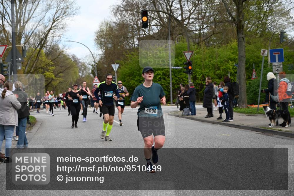 12.04.2026 - 45. Internationalen Wilhelmsburger Insellauf J. Mangold http://msf.ph/oto/9510499 12.04.2026 13:00:38 Ziel 3378, 5012, 2303, 4997, 4397, 5854, 5737, 5412, 4826, 3136, 4098, 4468, 2964, 5311, 4707, 4707, 4696, 5777, 3166, 4702, 4407, 4827, 4622, 5799, 4537, 4538, 4830, 4354, 4772, 4355, 5106, 4332, 5765, 4944, 4546, 5485, 4625, 4637, 3436, 3437, 2578, 4937 meine-sportfotos.de