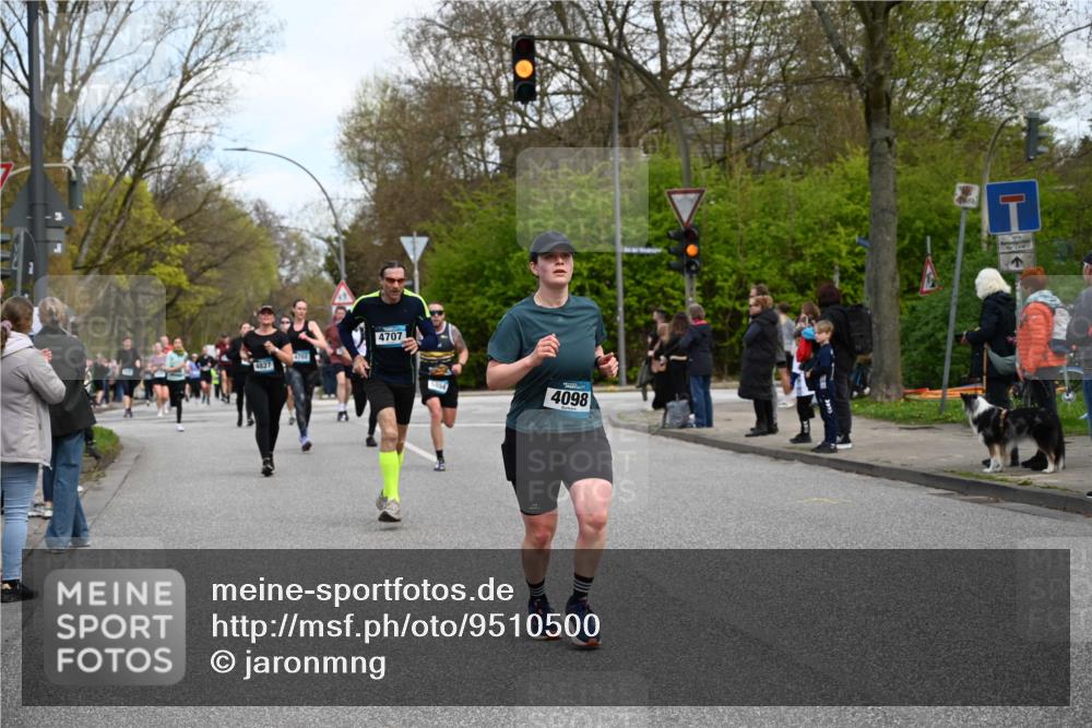 12.04.2026 - 45. Internationalen Wilhelmsburger Insellauf J. Mangold http://msf.ph/oto/9510500 12.04.2026 13:00:38 Ziel 3378, 5012, 2303, 4997, 4397, 5854, 5737, 5412, 4826, 3136, 4098, 4468, 2964, 5311, 4707, 4707, 4696, 5777, 3166, 4702, 4407, 4827, 4622, 5799, 4537, 4538, 4830, 4354, 4772, 4355, 5106, 4332, 5765, 4944, 4546, 5485, 4625, 4637, 3436, 3437, 2578, 4937 meine-sportfotos.de