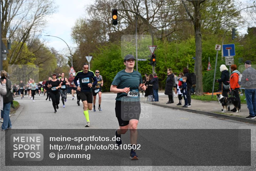 12.04.2026 - 45. Internationalen Wilhelmsburger Insellauf J. Mangold http://msf.ph/oto/9510502 12.04.2026 13:00:38 Ziel 3378, 5012, 2303, 4997, 4397, 5854, 5737, 5412, 4826, 3136, 4098, 4468, 2964, 5311, 4707, 4707, 4696, 5777, 3166, 4702, 4407, 4827, 4622, 5799, 4537, 4538, 4830, 4354, 4772, 4355, 5106, 4332, 5765, 4944, 4546, 5485, 4625, 4637, 3436, 3437, 2578, 4937 meine-sportfotos.de