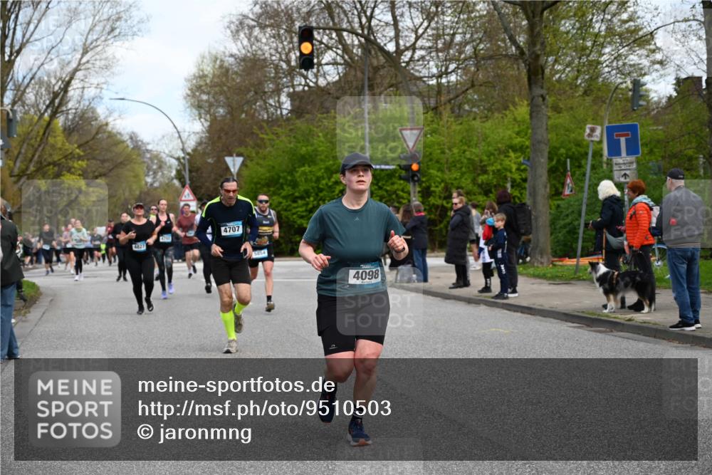 12.04.2026 - 45. Internationalen Wilhelmsburger Insellauf J. Mangold http://msf.ph/oto/9510503 12.04.2026 13:00:38 Ziel 3378, 5012, 2303, 4997, 4397, 5854, 5737, 5412, 4826, 3136, 4098, 4468, 2964, 5311, 4707, 4707, 4696, 5777, 3166, 4702, 4407, 4827, 4622, 5799, 4537, 4538, 4830, 4354, 4772, 4355, 5106, 4332, 5765, 4944, 4546, 5485, 4625, 4637, 3436, 3437, 2578, 4937 meine-sportfotos.de