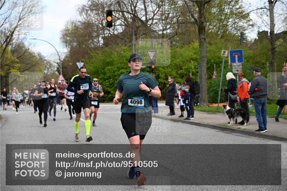 12.04.2026 - 45. Internationalen Wilhelmsburger Insellauf J. Mangold http://msf.ph/oto/9510505 12.04.2026 13:00:38 Ziel 3378, 5012, 2303, 4997, 4397, 5854, 5737, 5412, 4826, 3136, 4098, 4468, 2964, 5311, 4707, 4707, 4696, 5777, 3166, 4702, 4407, 4827, 4622, 5799, 4537, 4538, 4830, 4354, 4772, 4355, 5106, 4332, 5765, 4944, 4546, 5485, 4625, 4637, 3436, 3437, 2578, 4937 meine-sportfotos.de