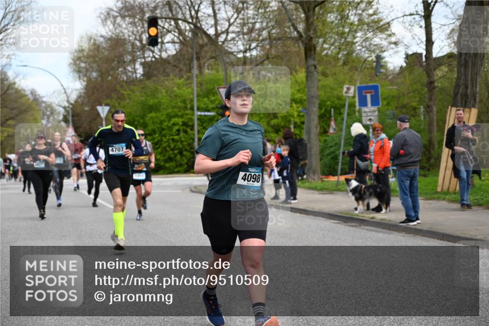 12.04.2026 - 45. Internationalen Wilhelmsburger Insellauf J. Mangold http://msf.ph/oto/9510509 12.04.2026 13:00:38 Ziel 3378, 5012, 2303, 4997, 4397, 5854, 5737, 5412, 4826, 3136, 4098, 4468, 2964, 5311, 4707, 4707, 4696, 5777, 3166, 4702, 4407, 4827, 4622, 5799, 4537, 4538, 4830, 4354, 4772, 4355, 5106, 4332, 5765, 4944, 4546, 5485, 4625, 4637, 3436, 3437, 2578, 4937 meine-sportfotos.de