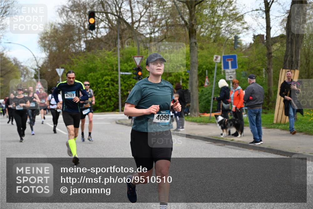 12.04.2026 - 45. Internationalen Wilhelmsburger Insellauf J. Mangold http://msf.ph/oto/9510510 12.04.2026 13:00:39 Ziel 3378, 5012, 2303, 4997, 4397, 5854, 5737, 5412, 4826, 3136, 4098, 4468, 2964, 5311, 4707, 4696, 5777, 3166, 4702, 4407, 4827, 4622, 5799, 4537, 4538, 4830, 4354, 4772, 4355, 5106, 4332, 5765, 4944, 4546, 5485, 4625, 4637, 3436, 3437, 2578, 4937, 5135 meine-sportfotos.de