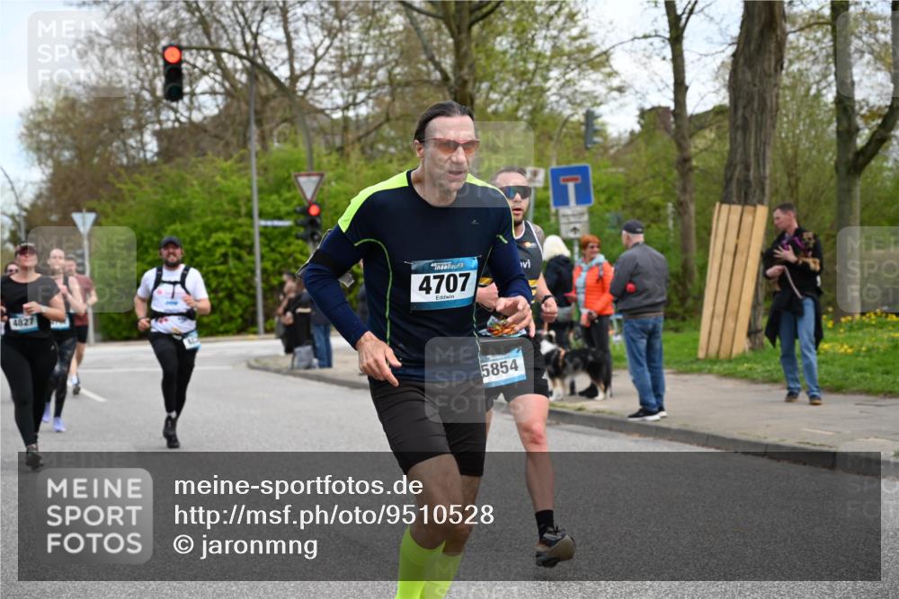 12.04.2026 - 45. Internationalen Wilhelmsburger Insellauf J. Mangold http://msf.ph/oto/9510528 12.04.2026 13:00:41 Ziel 3378, 5012, 2303, 4997, 4397, 5854, 5737, 5412, 4826, 3136, 4098, 4468, 2964, 5311, 4707, 4696, 4696, 5777, 3166, 4702, 4407, 4827, 4622, 5799, 4537, 4538, 4830, 4354, 4772, 4355, 5106, 4332, 5765, 4944, 4546, 5485, 4625, 4637, 3436, 3437, 2578, 4937, 5135, 5186, 4765 meine-sportfotos.de