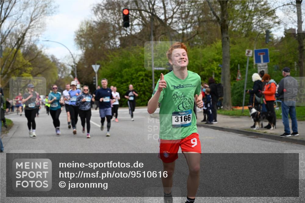 12.04.2026 - 45. Internationalen Wilhelmsburger Insellauf J. Mangold http://msf.ph/oto/9510616 12.04.2026 13:00:53 Ziel 5737, 5412, 4826, 3136, 4098, 4468, 2964, 5311, 4707, 4696, 5777, 3166, 4702, 4407, 4827, 4622, 5799, 4537, 4538, 4830, 4354, 4772, 4355, 5106, 4332, 5765, 4944, 4546, 5485, 4625, 4637, 3436, 3437, 2578, 4937, 5135, 5186, 4765, 5167, 4869, 5636, 3954, 5182, 4778, 5692, 4644, 4925, 5351, 5140, 4965, 3154, 4754, 4890, 4888, 4889, 5349, 3726 meine-sportfotos.de