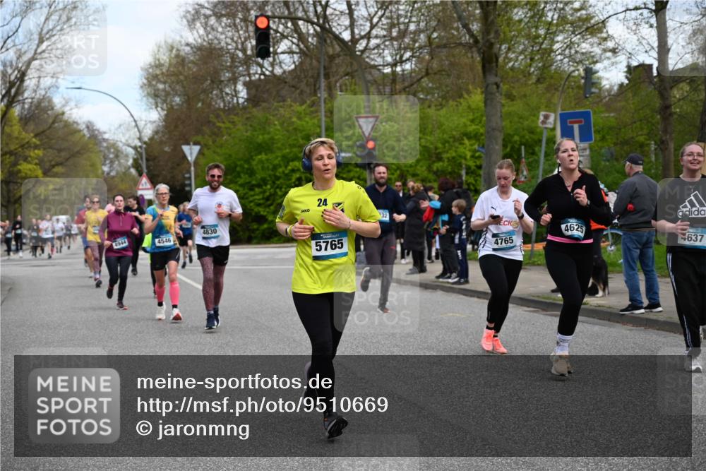 12.04.2026 - 45. Internationalen Wilhelmsburger Insellauf J. Mangold http://msf.ph/oto/9510669 12.04.2026 13:00:59 Ziel 4468, 2964, 5311, 4707, 4696, 5777, 3166, 4702, 4407, 4827, 4622, 5799, 4537, 4538, 4830, 4354, 4772, 4355, 5106, 4332, 5765, 4944, 4546, 5485, 5485, 4625, 4637, 3436, 3437, 2578, 4937, 5135, 5186, 4765, 5167, 4869, 5636, 3954, 5182, 4778, 5692, 4644, 4925, 5351, 4925, 5351, 5140, 4965, 3154, 4754, 4890, 4888, 4889, 5349, 3726, 5679, 5472, 5807, 5782, 4666, 5781 meine-sportfotos.de