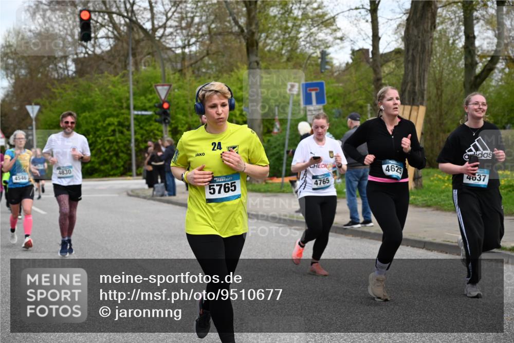 12.04.2026 - 45. Internationalen Wilhelmsburger Insellauf J. Mangold http://msf.ph/oto/9510677 12.04.2026 13:01:00 Ziel 4468, 2964, 5311, 4707, 4696, 5777, 3166, 4702, 4407, 4827, 4622, 5799, 4537, 4538, 4830, 4354, 4772, 4355, 5106, 4332, 5765, 4944, 4546, 5485, 4625, 4637, 3436, 4625, 4637, 3436, 3437, 2578, 4937, 5135, 5186, 4765, 5167, 4869, 5636, 3954, 5182, 4778, 5692, 4644, 4925, 5351, 5140, 5140, 4965, 3154, 4754, 4890, 4888, 4889, 5349, 3726, 5679, 5472, 5807, 5782, 4666, 5781 meine-sportfotos.de