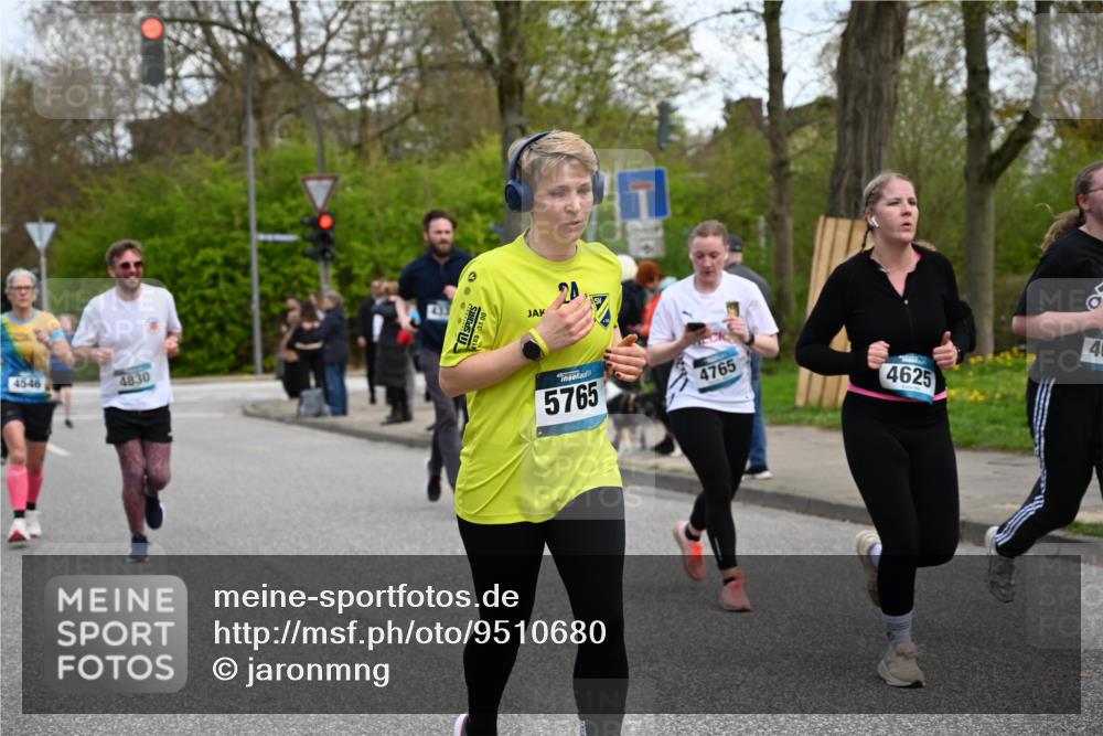 12.04.2026 - 45. Internationalen Wilhelmsburger Insellauf J. Mangold http://msf.ph/oto/9510680 12.04.2026 13:01:00 Ziel 4468, 2964, 5311, 4707, 4696, 5777, 3166, 4702, 4407, 4827, 4622, 5799, 4537, 4538, 4830, 4354, 4772, 4355, 5106, 4332, 5765, 4944, 4546, 5485, 4625, 4637, 3436, 4625, 4637, 3436, 3437, 2578, 4937, 5135, 5186, 4765, 5167, 4869, 5636, 3954, 5182, 4778, 5692, 4644, 4925, 5351, 5140, 5140, 4965, 3154, 4754, 4890, 4888, 4889, 5349, 3726, 5679, 5472, 5807, 5782, 4666, 5781 meine-sportfotos.de