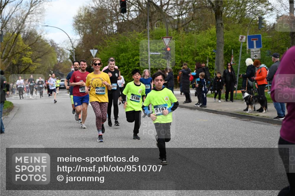 12.04.2026 - 45. Internationalen Wilhelmsburger Insellauf J. Mangold http://msf.ph/oto/9510707 12.04.2026 13:01:04 Ziel 4696, 5777, 3166, 4702, 4407, 4827, 4622, 5799, 4537, 4538, 4830, 4354, 4772, 4355, 5106, 4332, 5765, 4944, 4546, 5485, 4625, 4637, 3436, 3437, 2578, 4937, 5135, 5186, 4765, 5186, 4765, 5167, 4869, 5636, 3954, 5182, 4778, 5692, 4644, 4925, 5351, 5140, 4965, 3154, 4754, 4890, 4888, 4889, 5349, 3726, 4890, 4888, 4889, 5349, 3726, 5679, 5472, 5807, 5782, 4666, 5781, 5796, 2675, 2736 meine-sportfotos.de