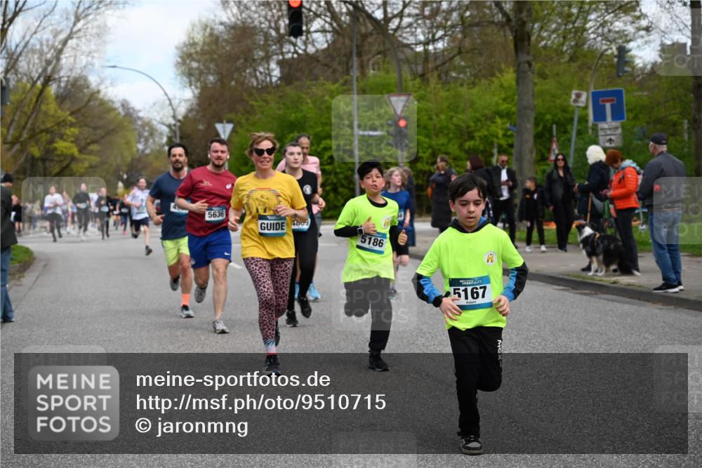 12.04.2026 - 45. Internationalen Wilhelmsburger Insellauf J. Mangold http://msf.ph/oto/9510715 12.04.2026 13:01:05 Ziel 4696, 5777, 3166, 4702, 4407, 4827, 4622, 5799, 4537, 4538, 4830, 4354, 4772, 4355, 5106, 4332, 5765, 4944, 4546, 5485, 4625, 4637, 3436, 3437, 2578, 4937, 5135, 5186, 4765, 5167, 4869, 5636, 3954, 5182, 4778, 5692, 4644, 4925, 5351, 5140, 4965, 3154, 4754, 4890, 4888, 4889, 5349, 3726, 5679, 5472, 5807, 5782, 4666, 5781, 5796, 2675, 2736 meine-sportfotos.de