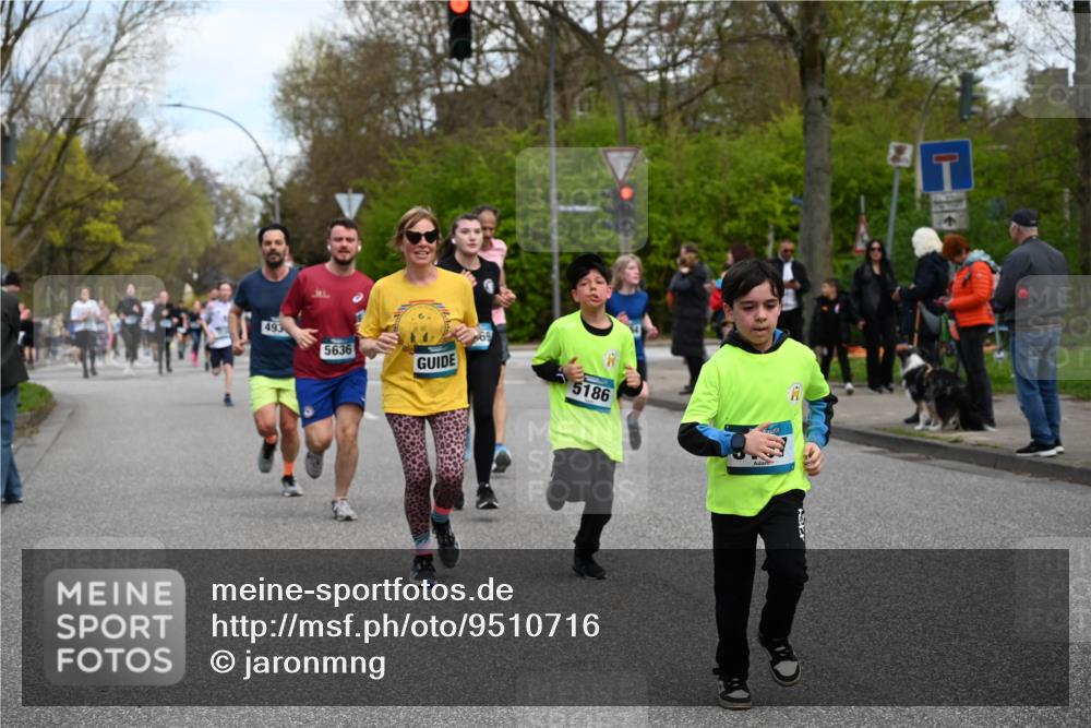 12.04.2026 - 45. Internationalen Wilhelmsburger Insellauf J. Mangold http://msf.ph/oto/9510716 12.04.2026 13:01:05 Ziel 4696, 5777, 3166, 4702, 4407, 4827, 4622, 5799, 4537, 4538, 4830, 4354, 4772, 4355, 5106, 4332, 5765, 4944, 4546, 5485, 4625, 4637, 3436, 3437, 2578, 4937, 5135, 5186, 4765, 5167, 4869, 5636, 3954, 5182, 4778, 5692, 4644, 4925, 5351, 5140, 4965, 3154, 4754, 4890, 4888, 4889, 5349, 3726, 5679, 5472, 5807, 5782, 4666, 5781, 5796, 2675, 2736 meine-sportfotos.de