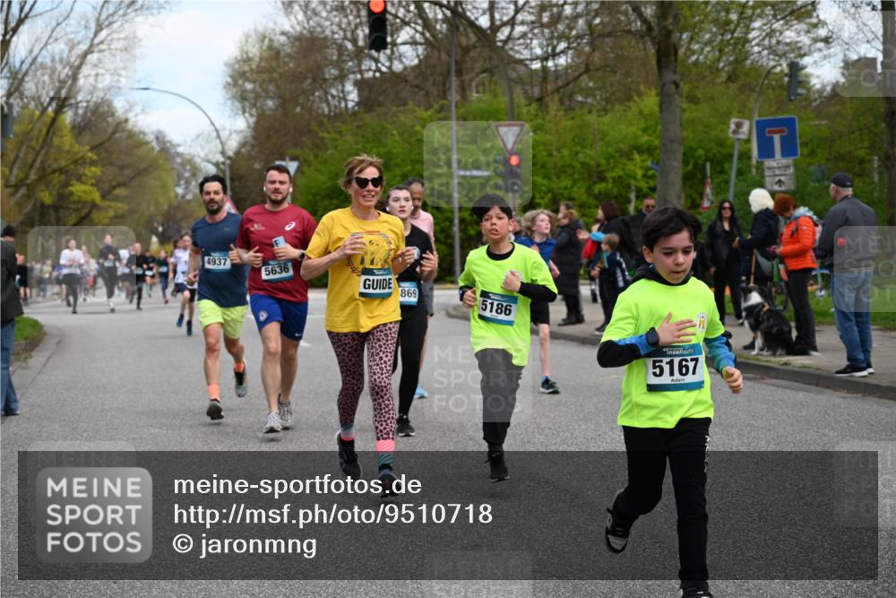 12.04.2026 - 45. Internationalen Wilhelmsburger Insellauf J. Mangold http://msf.ph/oto/9510718 12.04.2026 13:01:05 Ziel 4696, 5777, 3166, 4702, 4407, 4827, 4622, 5799, 4537, 4538, 4830, 4354, 4772, 4355, 5106, 4332, 5765, 4944, 4546, 5485, 4625, 4637, 3436, 3437, 2578, 4937, 5135, 5186, 4765, 5167, 4869, 5636, 3954, 5182, 4778, 5692, 4644, 4925, 5351, 5140, 4965, 3154, 4754, 4890, 4888, 4889, 5349, 3726, 5679, 5472, 5807, 5782, 4666, 5781, 5796, 2675, 2736 meine-sportfotos.de