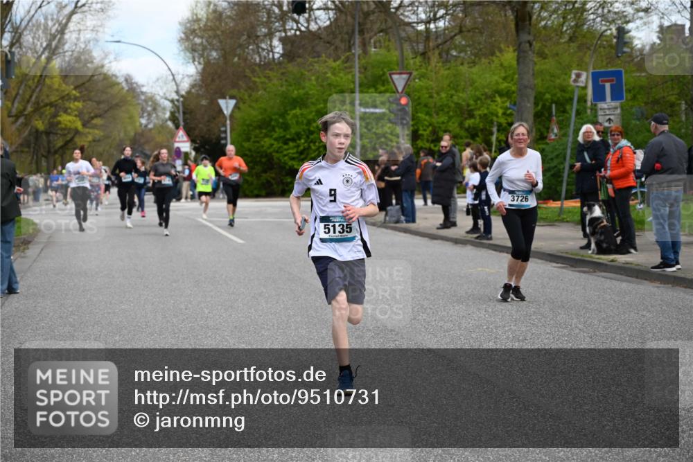 12.04.2026 - 45. Internationalen Wilhelmsburger Insellauf J. Mangold http://msf.ph/oto/9510731 12.04.2026 13:01:09 Ziel 4407, 4827, 4622, 5799, 4537, 4538, 4830, 4354, 4772, 4355, 5106, 4332, 5765, 4944, 4546, 5485, 4625, 4637, 3436, 3437, 2578, 4937, 5135, 5186, 4765, 5167, 4869, 5636, 3954, 5182, 4778, 4778, 5692, 4644, 4925, 5351, 5140, 4965, 3154, 4754, 4890, 4888, 4889, 5349, 3726, 5679, 5472, 5807, 5807, 5782, 4666, 5781, 5796, 2675, 2736 meine-sportfotos.de