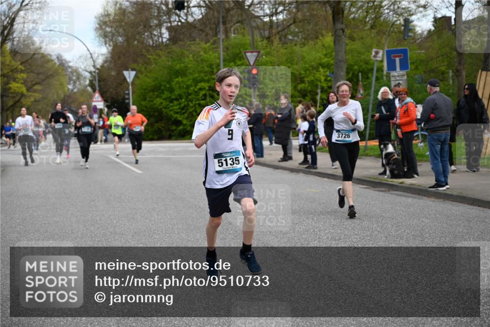 12.04.2026 - 45. Internationalen Wilhelmsburger Insellauf J. Mangold http://msf.ph/oto/9510733 12.04.2026 13:01:09 Ziel 4407, 4827, 4622, 5799, 4537, 4538, 4830, 4354, 4772, 4355, 5106, 4332, 5765, 4944, 4546, 5485, 4625, 4637, 3436, 3437, 2578, 4937, 5135, 5186, 4765, 5167, 4869, 5636, 3954, 5182, 4778, 4778, 5692, 4644, 4925, 5351, 5140, 4965, 3154, 4754, 4890, 4888, 4889, 5349, 3726, 5679, 5472, 5807, 5807, 5782, 4666, 5781, 5796, 2675, 2736 meine-sportfotos.de
