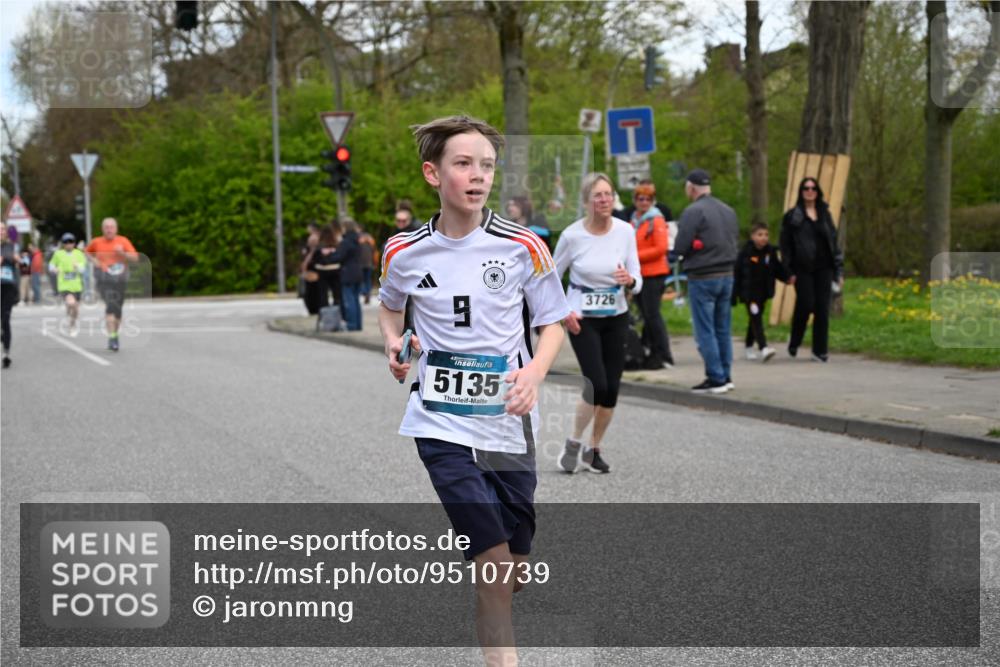 12.04.2026 - 45. Internationalen Wilhelmsburger Insellauf J. Mangold http://msf.ph/oto/9510739 12.04.2026 13:01:10 Ziel 4827, 4622, 5799, 4537, 4538, 4830, 4354, 4772, 4355, 5106, 4332, 5765, 4944, 4546, 5485, 4625, 4637, 3436, 3437, 2578, 4937, 5135, 5186, 4765, 5167, 4869, 5636, 3954, 5182, 4778, 5692, 4644, 5692, 4644, 4925, 5351, 5140, 4965, 3154, 4754, 4890, 4888, 4889, 5349, 3726, 5679, 5472, 5807, 5782, 4666, 5781, 5782, 4666, 5781, 5796, 2675, 2736, 3995 meine-sportfotos.de