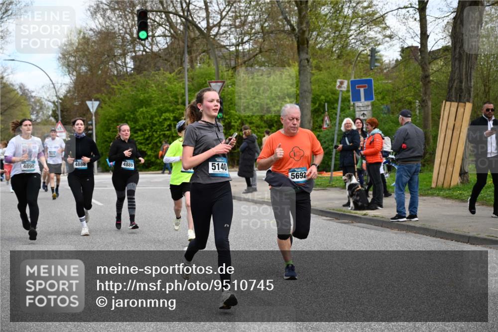 12.04.2026 - 45. Internationalen Wilhelmsburger Insellauf J. Mangold http://msf.ph/oto/9510745 12.04.2026 13:01:14 Ziel 4622, 5799, 4537, 4538, 4830, 4354, 4772, 4355, 5106, 4332, 5765, 4944, 4546, 5485, 4625, 4637, 3436, 3437, 2578, 4937, 5135, 5186, 4765, 5167, 4869, 5636, 3954, 5182, 4778, 5692, 4644, 4925, 5351, 5140, 4965, 3154, 4754, 3154, 4754, 4890, 4888, 4889, 5349, 3726, 5679, 5472, 5807, 5782, 4666, 5781, 5796, 2675, 2736, 3995, 5188, 5852 meine-sportfotos.de