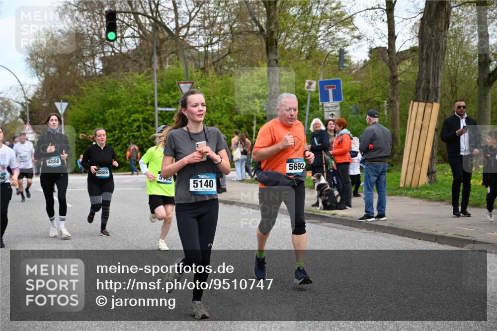 12.04.2026 - 45. Internationalen Wilhelmsburger Insellauf J. Mangold http://msf.ph/oto/9510747 12.04.2026 13:01:14 Ziel 4622, 5799, 4537, 4538, 4830, 4354, 4772, 4355, 5106, 4332, 5765, 4944, 4546, 5485, 4625, 4637, 3436, 3437, 2578, 4937, 5135, 5186, 4765, 5167, 4869, 5636, 3954, 5182, 4778, 5692, 4644, 4925, 5351, 5140, 4965, 3154, 4754, 3154, 4754, 4890, 4888, 4889, 5349, 3726, 5679, 5472, 5807, 5782, 4666, 5781, 5796, 2675, 2736, 3995, 5188, 5852 meine-sportfotos.de