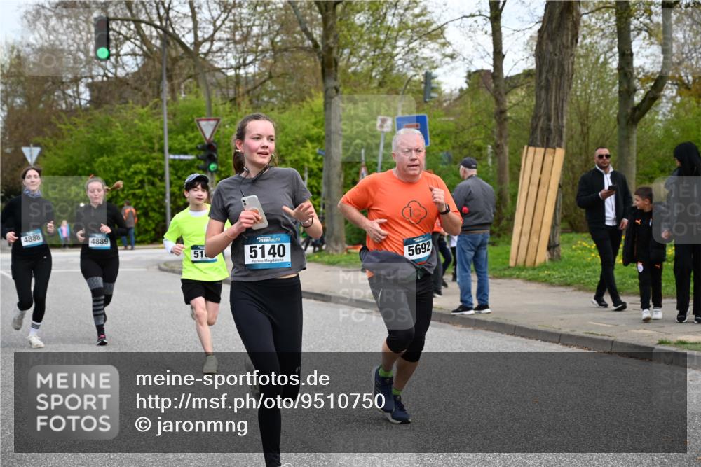 12.04.2026 - 45. Internationalen Wilhelmsburger Insellauf J. Mangold http://msf.ph/oto/9510750 12.04.2026 13:01:14 Ziel 4622, 5799, 4537, 4538, 4830, 4354, 4772, 4355, 5106, 4332, 5765, 4944, 4546, 5485, 4625, 4637, 3436, 3437, 2578, 4937, 5135, 5186, 4765, 5167, 4869, 5636, 3954, 5182, 4778, 5692, 4644, 4925, 5351, 5140, 4965, 3154, 4754, 3154, 4754, 4890, 4888, 4889, 5349, 3726, 5679, 5472, 5807, 5782, 4666, 5781, 5796, 2675, 2736, 3995, 5188, 5852 meine-sportfotos.de