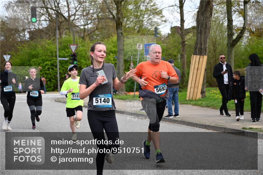 12.04.2026 - 45. Internationalen Wilhelmsburger Insellauf J. Mangold http://msf.ph/oto/9510751 12.04.2026 13:01:15 Ziel 5799, 4537, 4538, 4830, 4354, 4772, 4355, 5106, 4332, 5765, 4944, 4546, 5485, 4625, 4637, 3436, 3437, 2578, 4937, 5135, 5186, 4765, 5167, 4869, 5636, 3954, 5182, 4778, 5692, 4644, 4925, 5351, 5140, 4965, 3154, 4754, 4890, 4888, 4889, 5349, 3726, 5679, 5472, 5807, 5782, 4666, 5781, 5796, 2675, 2736, 3995, 5188, 5852, 3626, 5409, 5059 meine-sportfotos.de