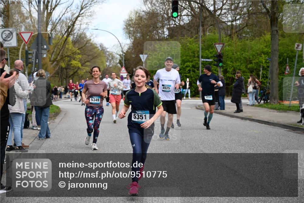 12.04.2026 - 45. Internationalen Wilhelmsburger Insellauf J. Mangold http://msf.ph/oto/9510775 12.04.2026 13:01:18 Ziel 4830, 4354, 4772, 4355, 5106, 4332, 5765, 4944, 4546, 5485, 4625, 4637, 3436, 3437, 2578, 4937, 5135, 5186, 4765, 5167, 4869, 5636, 3954, 5182, 4778, 5692, 4644, 4925, 5351, 5140, 4965, 3154, 4754, 4890, 4888, 4889, 5349, 3726, 5679, 5679, 5472, 5807, 5782, 4666, 5781, 5796, 2675, 2736, 3995, 5188, 5852, 3626, 5409, 5059, 2083 meine-sportfotos.de