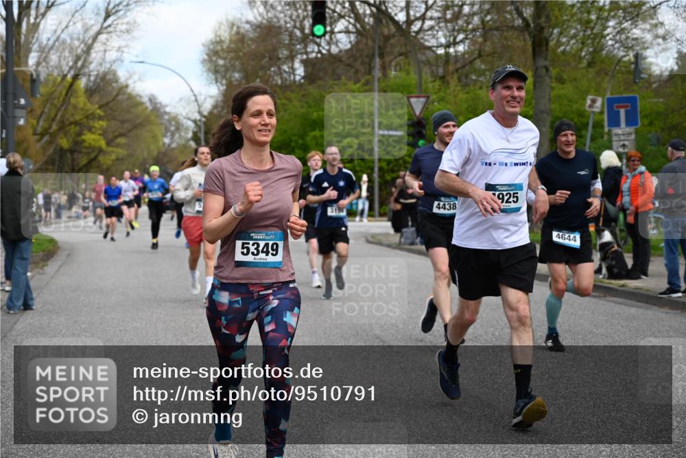 12.04.2026 - 45. Internationalen Wilhelmsburger Insellauf J. Mangold http://msf.ph/oto/9510791 12.04.2026 13:01:20 Ziel 4355, 5106, 4332, 5765, 4944, 4546, 5485, 4625, 4637, 3436, 3437, 2578, 4937, 5135, 5186, 4765, 5167, 4869, 5636, 3954, 5182, 4778, 5692, 4644, 4925, 5351, 5140, 4965, 3154, 4754, 4890, 4888, 4889, 5349, 3726, 5679, 5472, 5807, 5782, 4666, 5781, 5796, 2675, 2736, 3995, 5188, 5852, 3626, 5409, 5059, 2083, 5176 meine-sportfotos.de