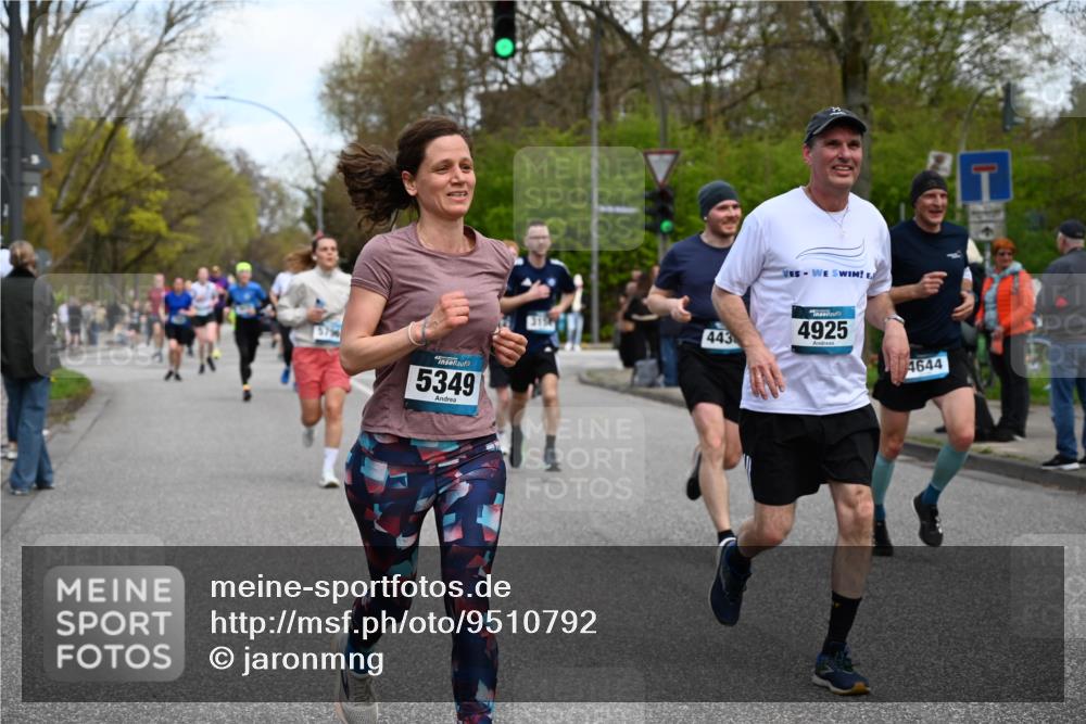 12.04.2026 - 45. Internationalen Wilhelmsburger Insellauf J. Mangold http://msf.ph/oto/9510792 12.04.2026 13:01:20 Ziel 4355, 5106, 4332, 5765, 4944, 4546, 5485, 4625, 4637, 3436, 3437, 2578, 4937, 5135, 5186, 4765, 5167, 4869, 5636, 3954, 5182, 4778, 5692, 4644, 4925, 5351, 5140, 4965, 3154, 4754, 4890, 4888, 4889, 5349, 3726, 5679, 5472, 5807, 5782, 4666, 5781, 5796, 2675, 2736, 3995, 5188, 5852, 3626, 5409, 5059, 2083, 5176 meine-sportfotos.de