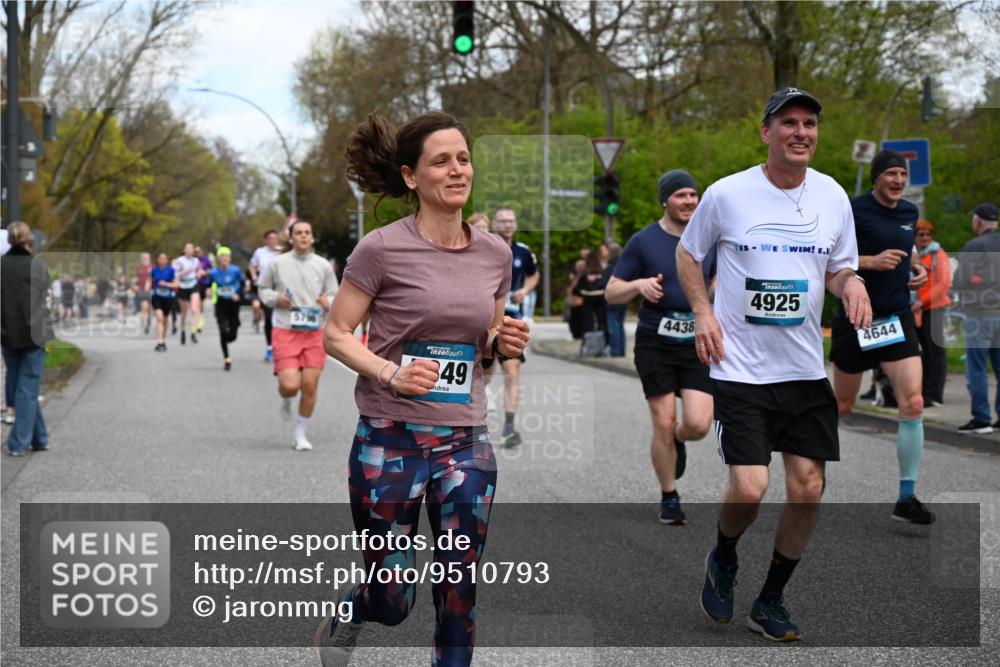 12.04.2026 - 45. Internationalen Wilhelmsburger Insellauf J. Mangold http://msf.ph/oto/9510793 12.04.2026 13:01:20 Ziel 4355, 5106, 4332, 5765, 4944, 4546, 5485, 4625, 4637, 3436, 3437, 2578, 4937, 5135, 5186, 4765, 5167, 4869, 5636, 3954, 5182, 4778, 5692, 4644, 4925, 5351, 5140, 4965, 3154, 4754, 4890, 4888, 4889, 5349, 3726, 5679, 5472, 5807, 5782, 4666, 5781, 5796, 2675, 2736, 3995, 5188, 5852, 3626, 5409, 5059, 2083, 5176 meine-sportfotos.de