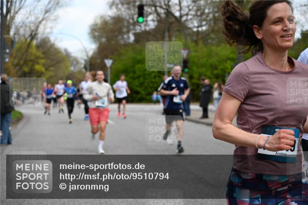12.04.2026 - 45. Internationalen Wilhelmsburger Insellauf J. Mangold http://msf.ph/oto/9510794 12.04.2026 13:01:20 Ziel 4355, 5106, 4332, 5765, 4944, 4546, 5485, 4625, 4637, 3436, 3437, 2578, 4937, 5135, 5186, 4765, 5167, 4869, 5636, 3954, 5182, 4778, 5692, 4644, 4925, 5351, 5140, 4965, 3154, 4754, 4890, 4888, 4889, 5349, 3726, 5679, 5472, 5807, 5782, 4666, 5781, 5796, 2675, 2736, 3995, 5188, 5852, 3626, 5409, 5059, 2083, 5176 meine-sportfotos.de
