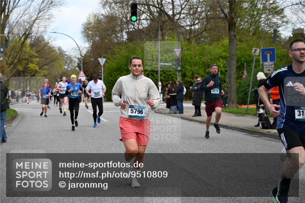 12.04.2026 - 45. Internationalen Wilhelmsburger Insellauf J. Mangold http://msf.ph/oto/9510809 12.04.2026 13:01:22 Ziel 4944, 4546, 5485, 4625, 4637, 3436, 3437, 2578, 4937, 5135, 5186, 4765, 5167, 4869, 5636, 3954, 5182, 4778, 5692, 4644, 4925, 5351, 5140, 4965, 3154, 4754, 4890, 4888, 4889, 5349, 3726, 5679, 5472, 5807, 5782, 4666, 5781, 5782, 4666, 5781, 5796, 2675, 2736, 3995, 3995, 5188, 5852, 3626, 5409, 5059, 2083, 5176 meine-sportfotos.de