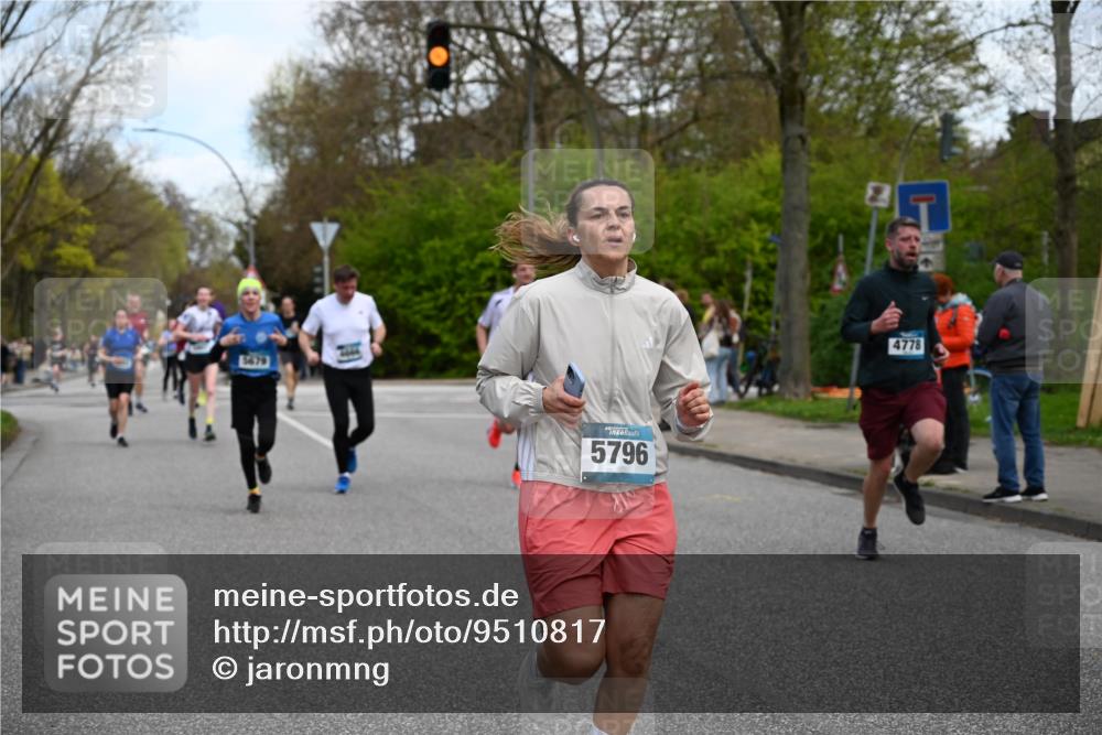 12.04.2026 - 45. Internationalen Wilhelmsburger Insellauf J. Mangold http://msf.ph/oto/9510817 12.04.2026 13:01:23 Ziel 4944, 4546, 5485, 4625, 4637, 3436, 3437, 2578, 4937, 5135, 5186, 4765, 5167, 4869, 5636, 3954, 5182, 4778, 5692, 4644, 4925, 5351, 5140, 4965, 3154, 4754, 4890, 4888, 4889, 5349, 3726, 5679, 5472, 5807, 5782, 4666, 5781, 5796, 2675, 2736, 3995, 5188, 5852, 3626, 5409, 5059, 2083, 5176, 4423 meine-sportfotos.de