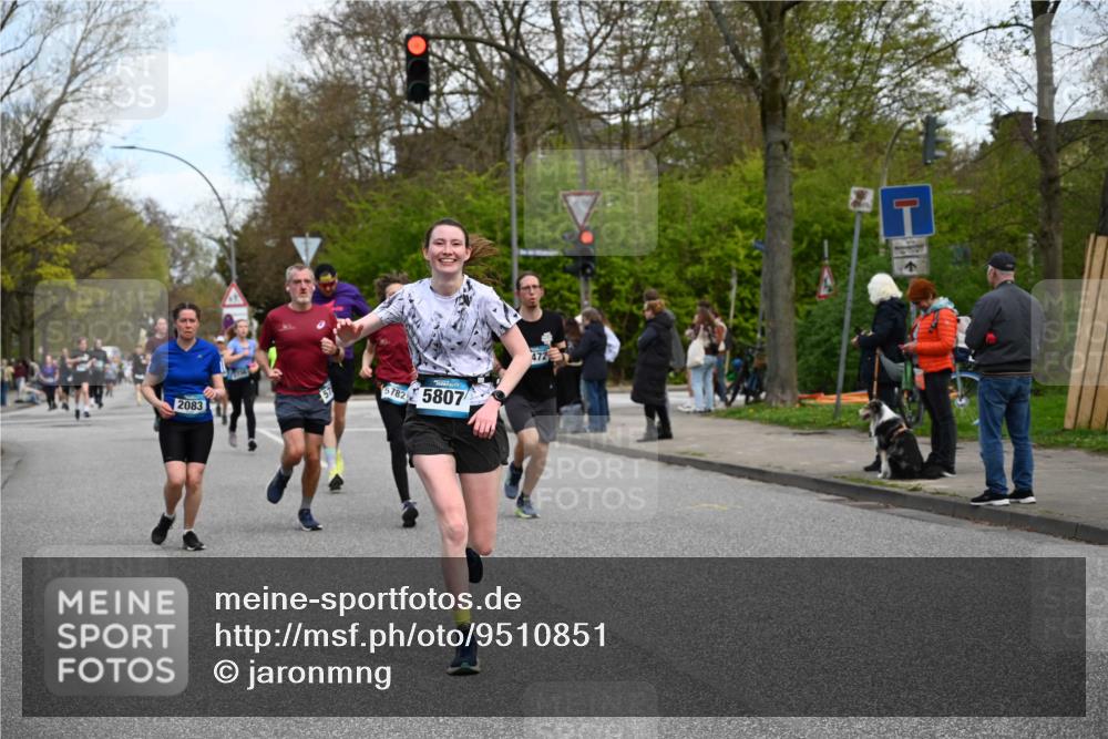 12.04.2026 - 45. Internationalen Wilhelmsburger Insellauf J. Mangold http://msf.ph/oto/9510851 12.04.2026 13:01:27 Ziel 5135, 5186, 4765, 5167, 4869, 5636, 3954, 5182, 4778, 5692, 4644, 4925, 5351, 5140, 4965, 3154, 4754, 4890, 4888, 4889, 5349, 3726, 5679, 5472, 5807, 5782, 4666, 5781, 5796, 2675, 2736, 3995, 5188, 5852, 3626, 5409, 5059, 3626, 5409, 5059, 2083, 5176, 4423, 2185, 5100 meine-sportfotos.de