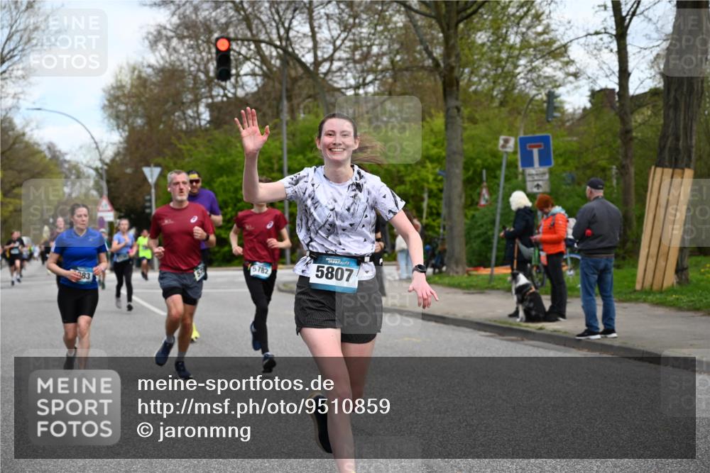 12.04.2026 - 45. Internationalen Wilhelmsburger Insellauf J. Mangold http://msf.ph/oto/9510859 12.04.2026 13:01:28 Ziel 5135, 5186, 4765, 5167, 4869, 5636, 3954, 5182, 4778, 5692, 4644, 4925, 5351, 5140, 4965, 3154, 4754, 4890, 4888, 4889, 5349, 3726, 5679, 5472, 5807, 5782, 4666, 5781, 5796, 2675, 2736, 2736, 3995, 5188, 5852, 3626, 5409, 5059, 2083, 5176, 4423, 2185, 5100 meine-sportfotos.de