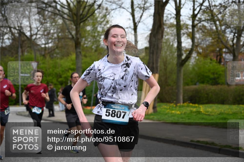 12.04.2026 - 45. Internationalen Wilhelmsburger Insellauf J. Mangold http://msf.ph/oto/9510867 12.04.2026 13:01:29 Ziel 5186, 4765, 5167, 4869, 5636, 3954, 5182, 4778, 5692, 4644, 4925, 5351, 5140, 4965, 3154, 4754, 4890, 4888, 4889, 5349, 3726, 5679, 5472, 5807, 5782, 4666, 5781, 5796, 2675, 2736, 3995, 5188, 5852, 3626, 5409, 5059, 2083, 5176, 4423, 2185, 5100, 4422 meine-sportfotos.de