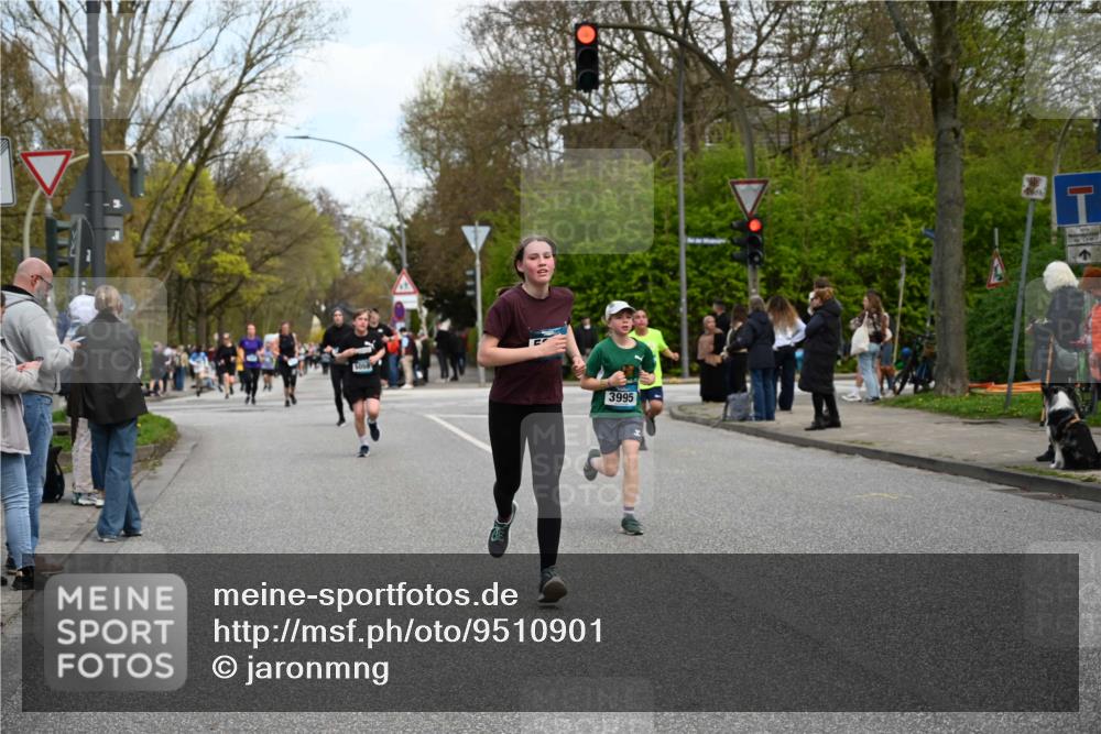 12.04.2026 - 45. Internationalen Wilhelmsburger Insellauf J. Mangold http://msf.ph/oto/9510901 12.04.2026 13:01:34 Ziel 4778, 5692, 4644, 4925, 5351, 5140, 4965, 3154, 4754, 4890, 4888, 4889, 5349, 3726, 5679, 5472, 5807, 5782, 4666, 5781, 5796, 2675, 2736, 3995, 3995, 5188, 5852, 3626, 5409, 5059, 2083, 5176, 4423, 2185, 5100, 4422, 2733, 4433, 2738 meine-sportfotos.de